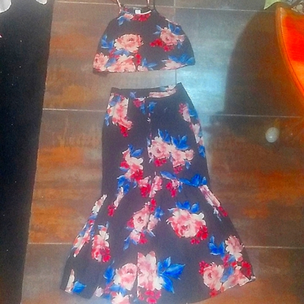 Venus two-piece floral skirt, top